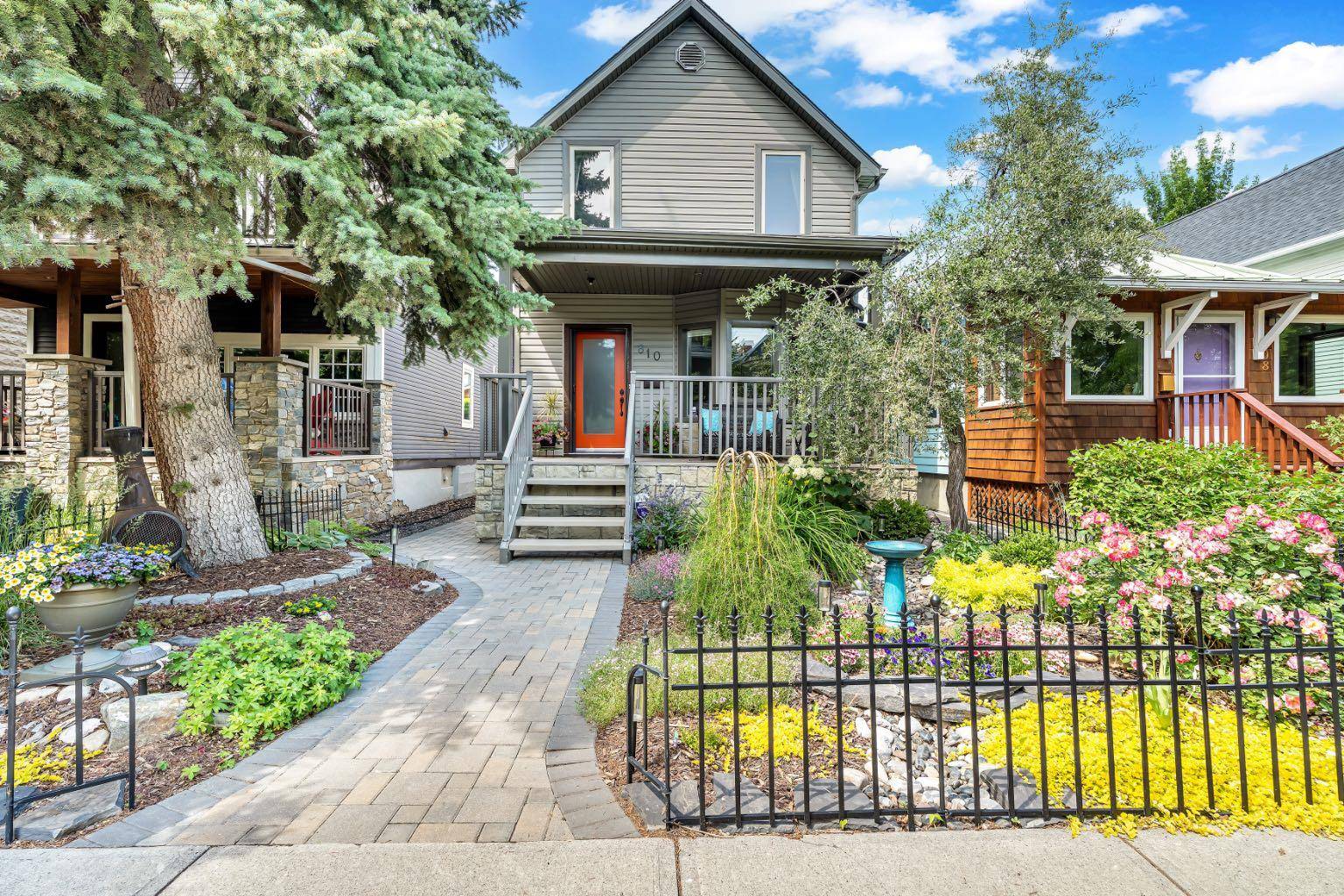 810 3 AVE NW, Calgary, AB T2N0J4