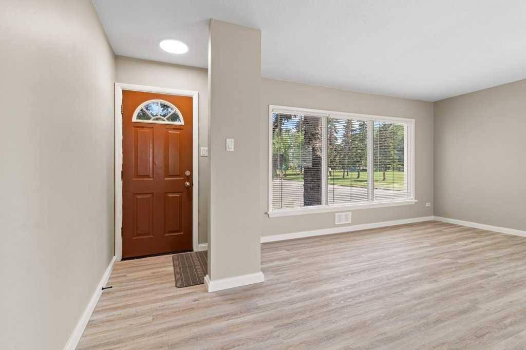 Red Deer, AB T4N2B2,4001 51 A ST