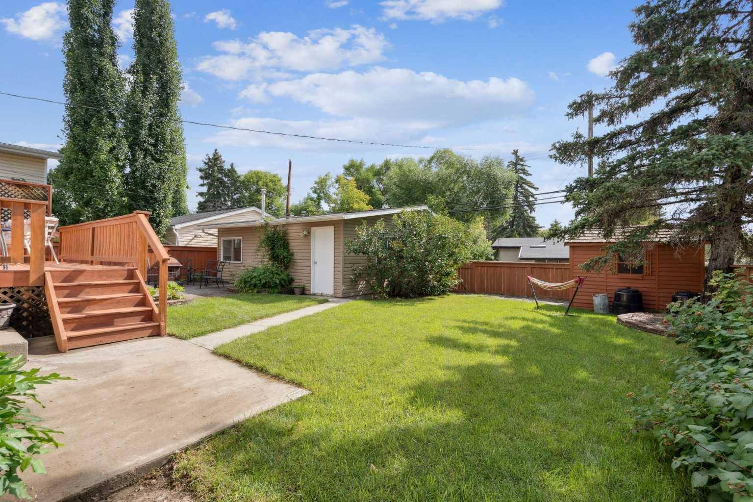 Calgary, AB T2W 0X9,1304 Southbow PL Southwest