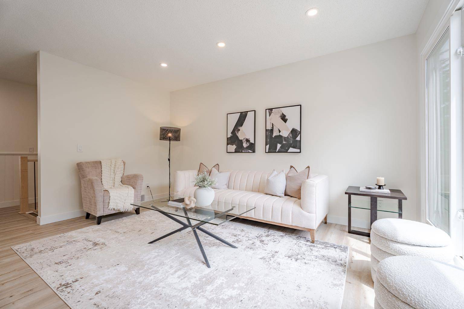 Calgary, AB T2J 5N6,14924 Deerfield DR SE