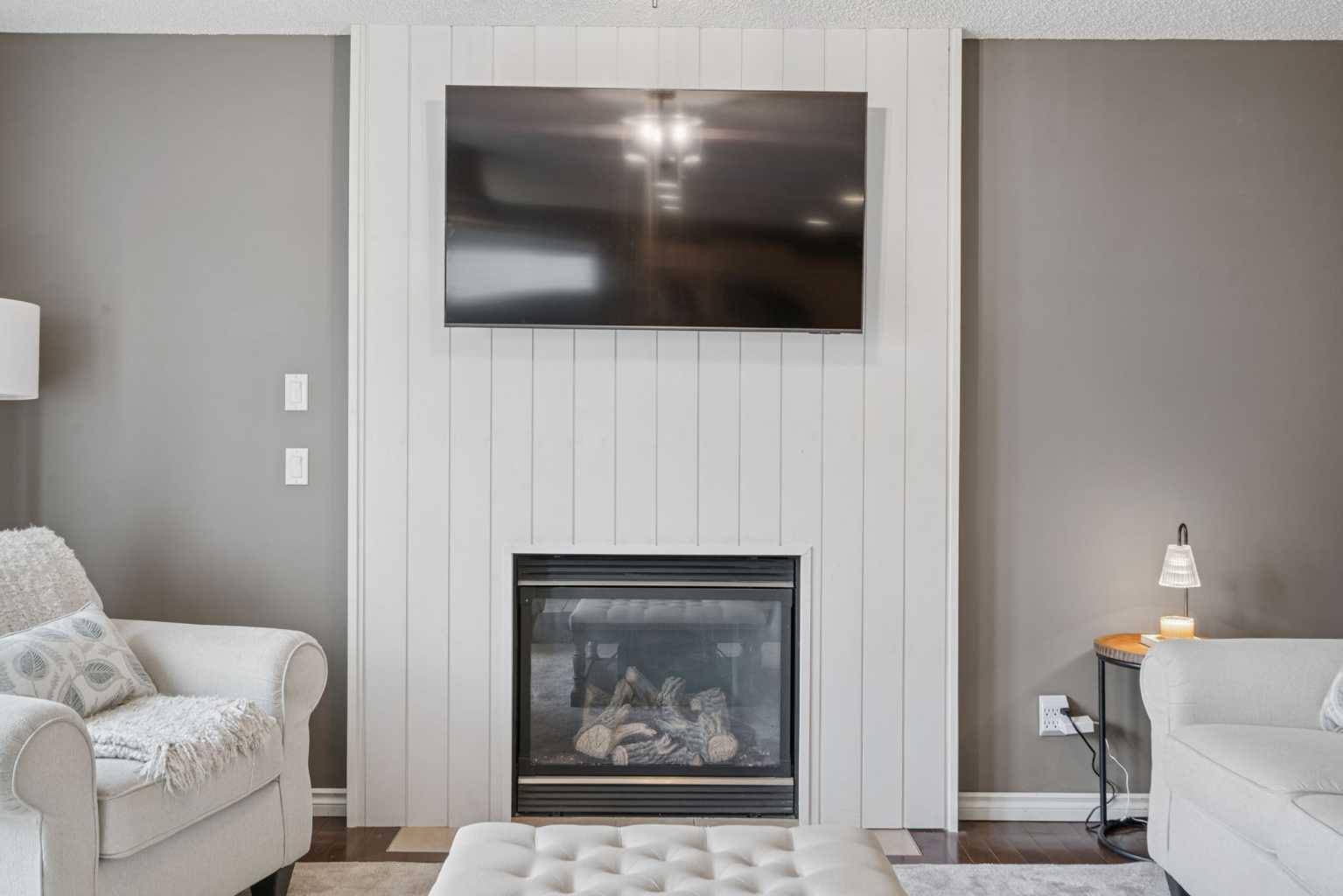 Okotoks, AB T1S 2J2,241 Westmount CRES