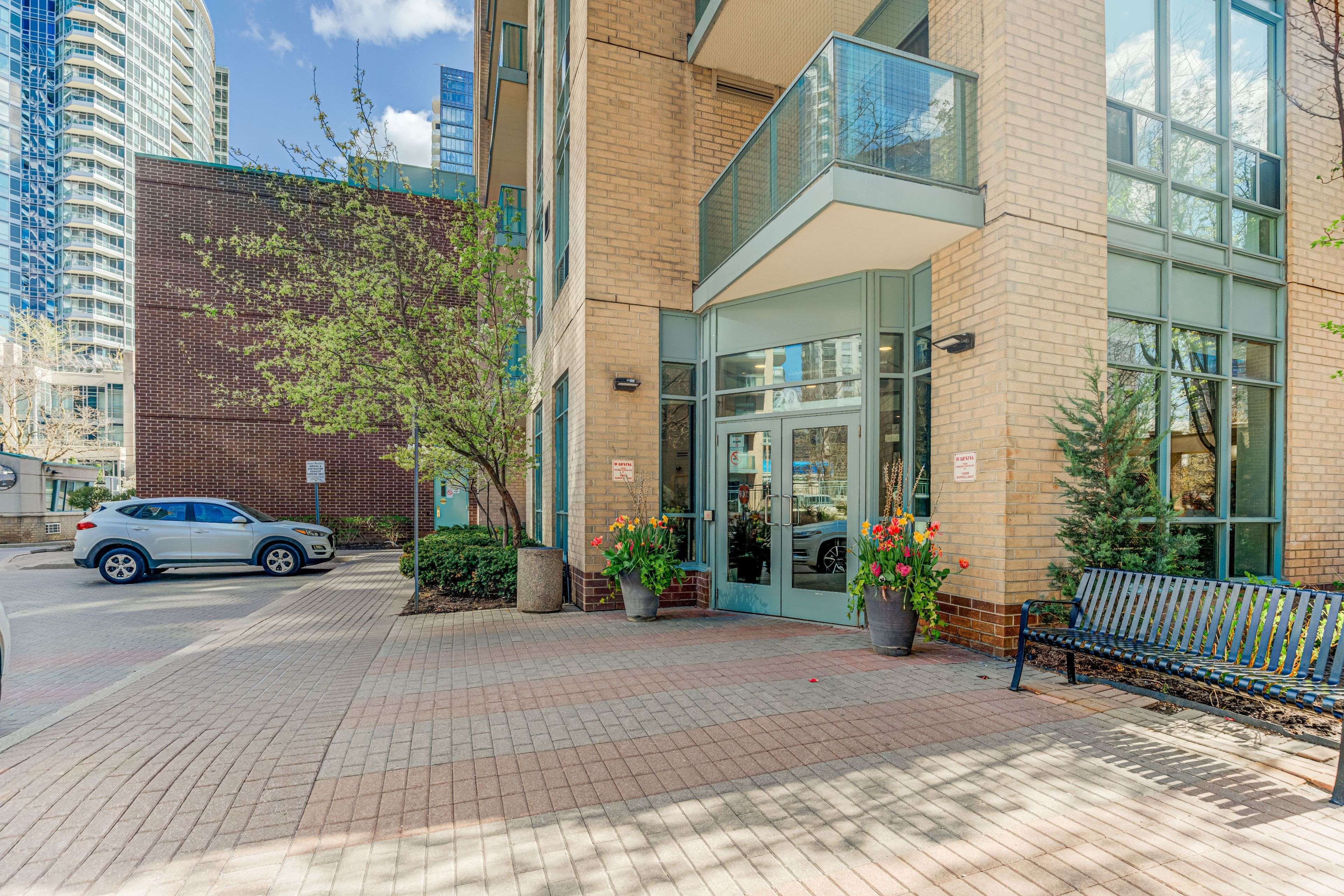 Toronto C14, ON M2N 4N5,20 Olive AVE #806