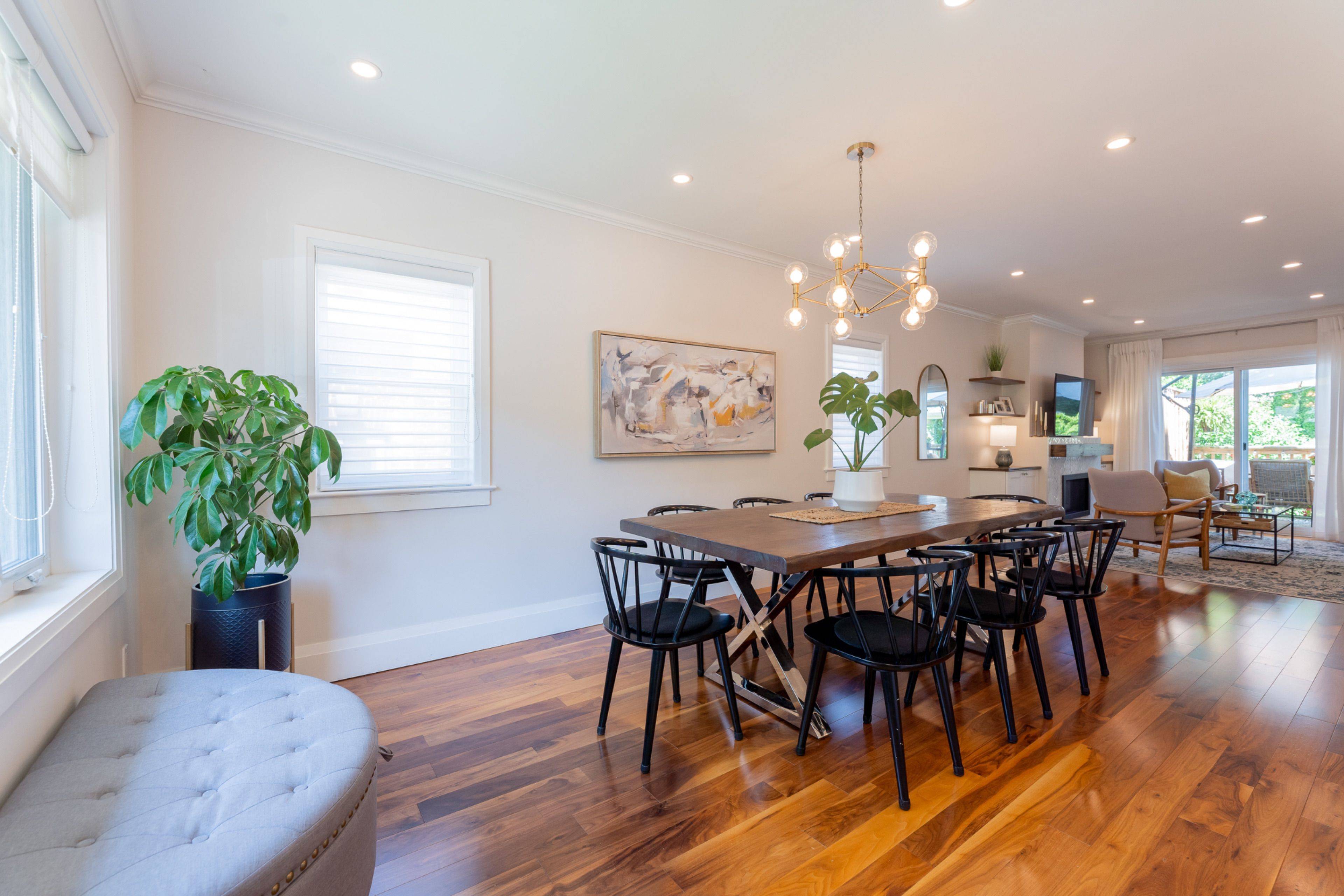 Toronto E06, ON M1N 3T4,107 Vanbrugh AVE
