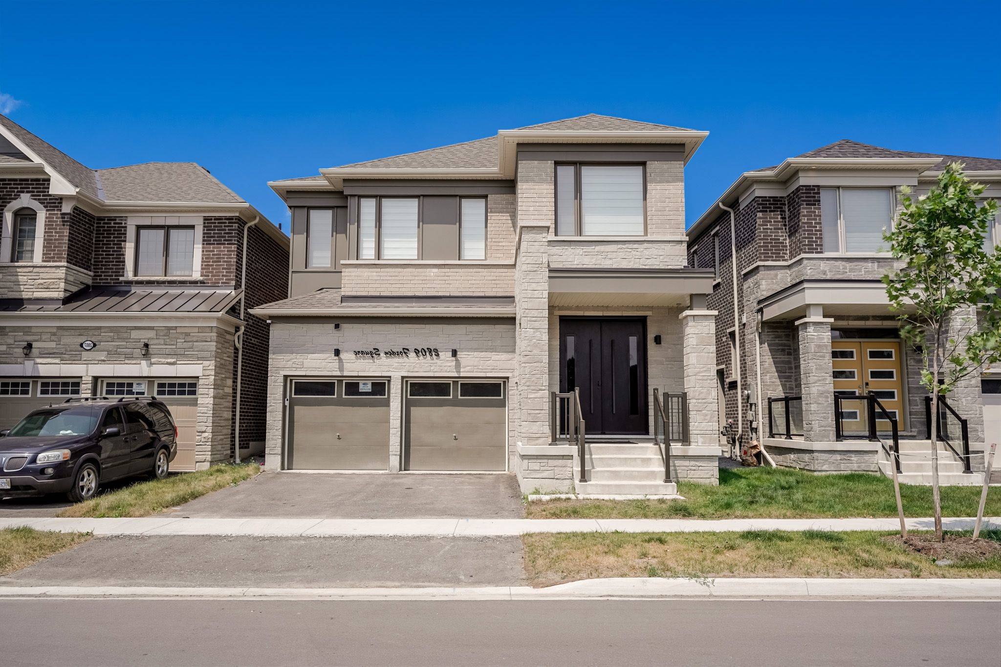 Pickering, ON L1X 0N8,2809 Foxden SQ #Main