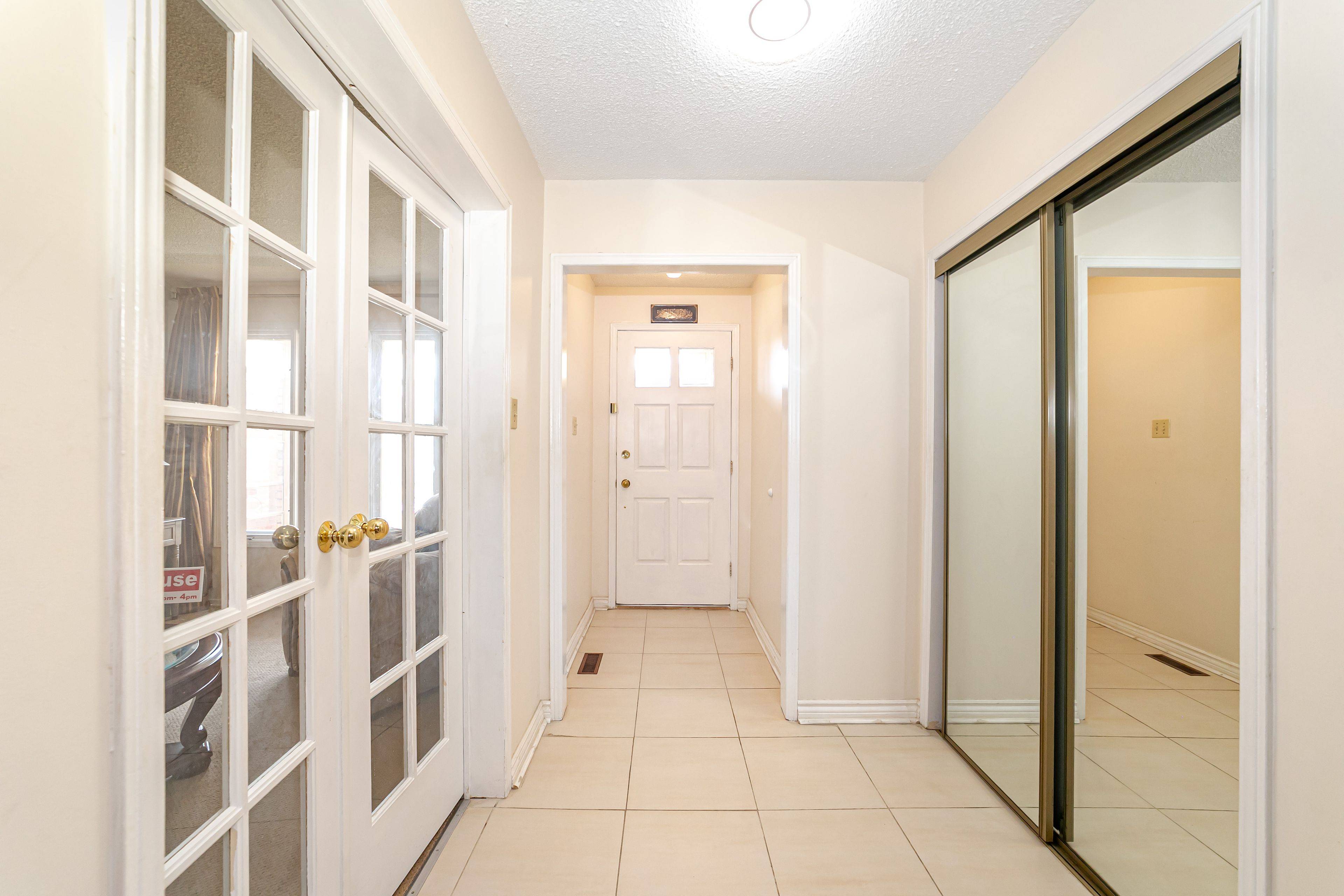 Pickering, ON L1X 1X8,1634 Beaton WAY