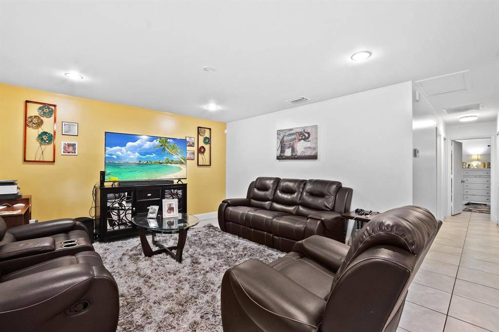 Deerfield Beach, FL 33064,581 NW 46th St #581
