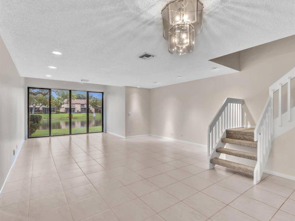 Coconut Creek, FL 33063,3950 Cocoplum Cir #D