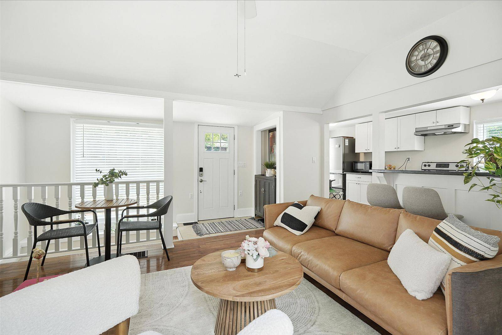 Georgina, ON L4P 2X3,254 Parkwood AVE