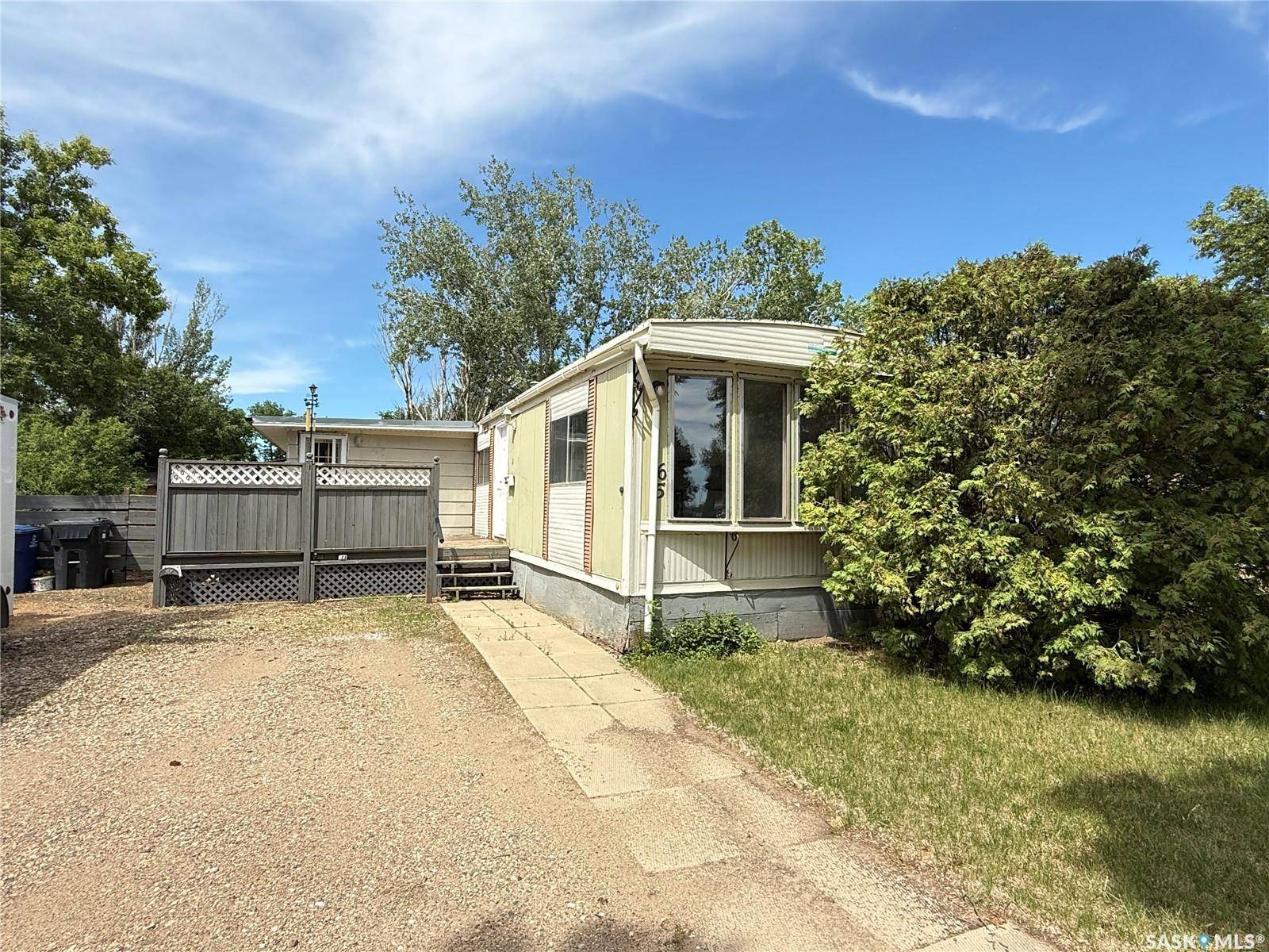 65 14th STREET, Weyburn, SK S4H 1L5