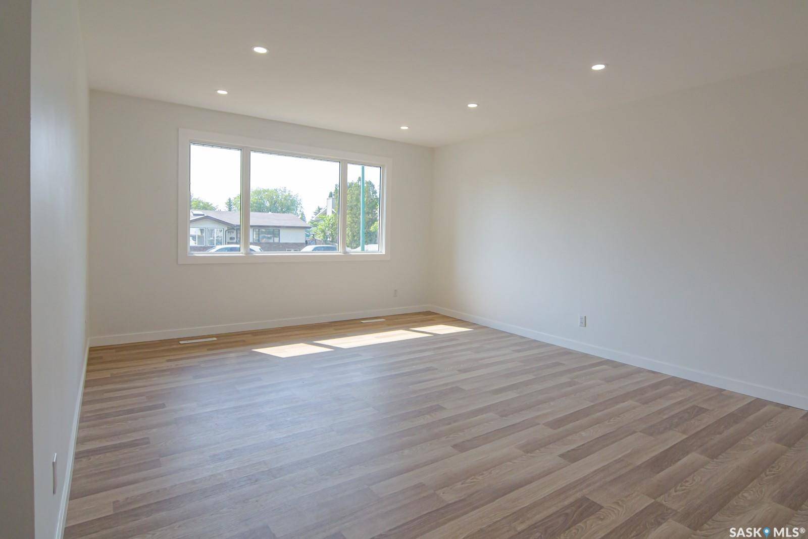 Saskatoon, SK S7J 2E6,2609 Woodward AVENUE