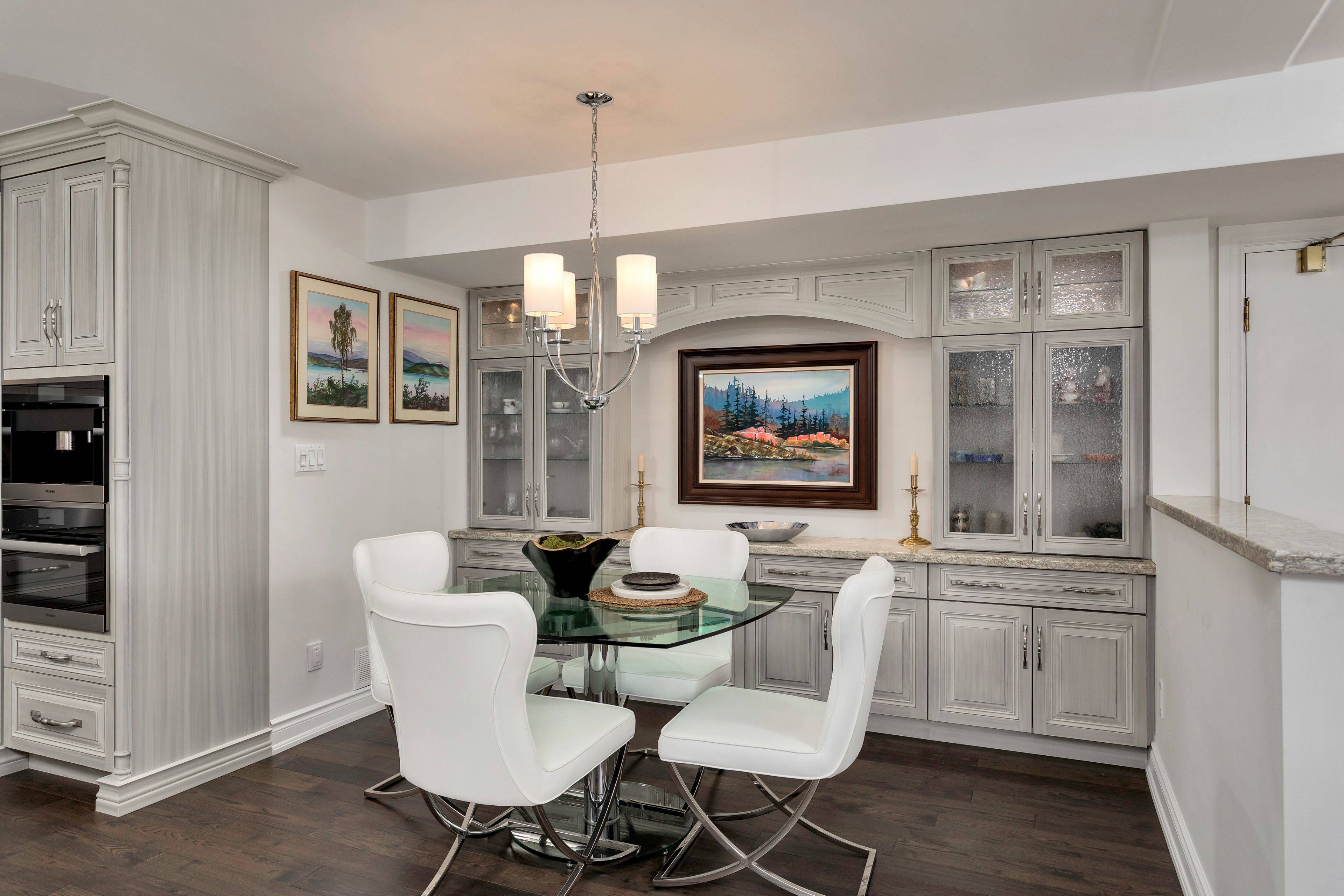 Oakville, ON L6L 6L5,100 Bronte RD #304