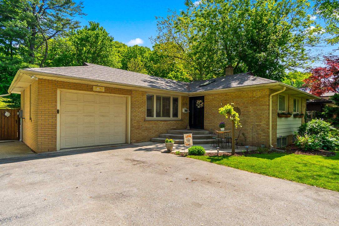 Oakville, ON L6L 4K4,177 Woodhaven Park DR