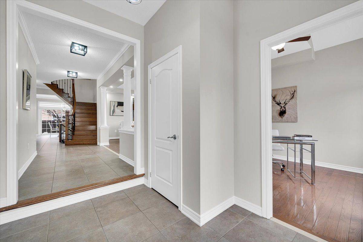 Oakville, ON L6L 0A5,466 Nautical BLVD