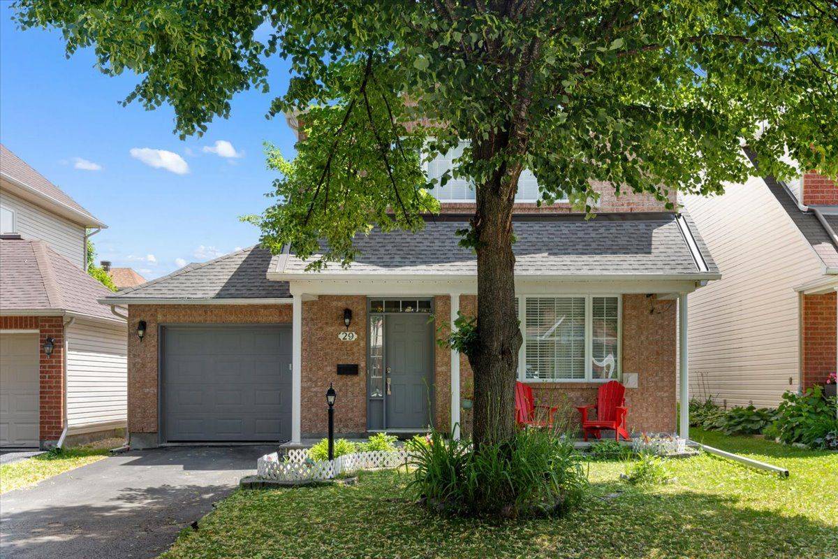 Barrhaven, ON K2J 4W5,29 Appledale DR