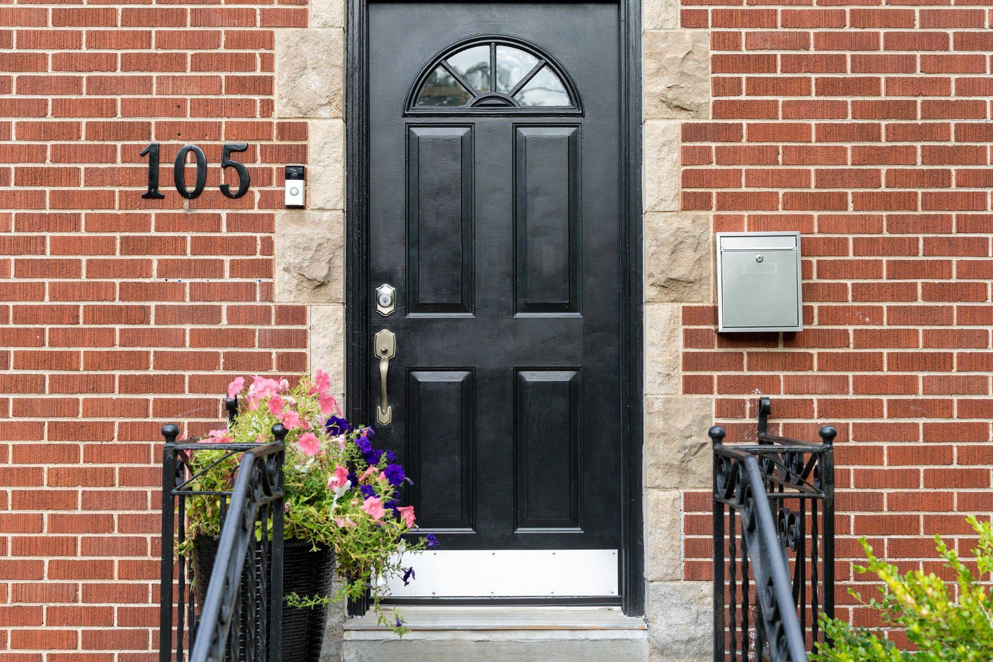 St. Catharines, ON L2R 4X5,105 Glenridge AVE #Lower