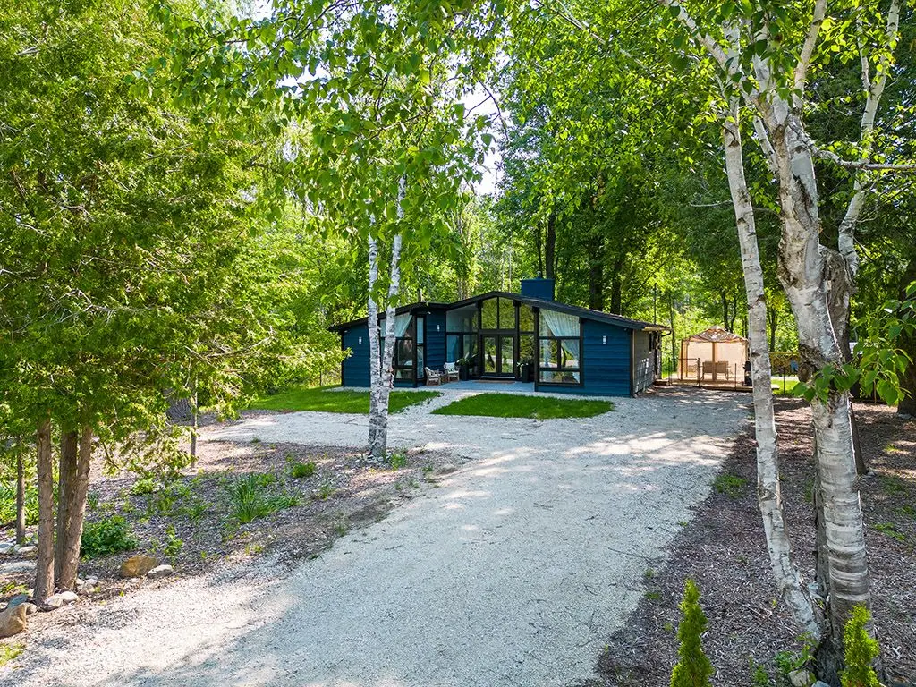 Collingwood, ON L9Y 0T9,135 Longpoint RD