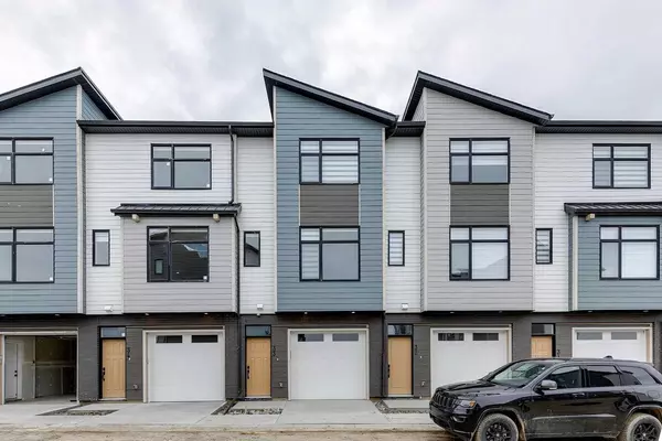 903 Mahogany BLVD #13, Calgary, AB T3M 3W9