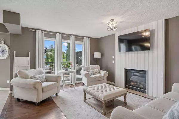 Okotoks, AB T1S 2J2,241 Westmount CRES