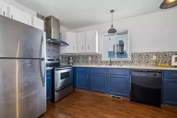 Calgary, AB T3K 3J5,680 Macewan DR NW