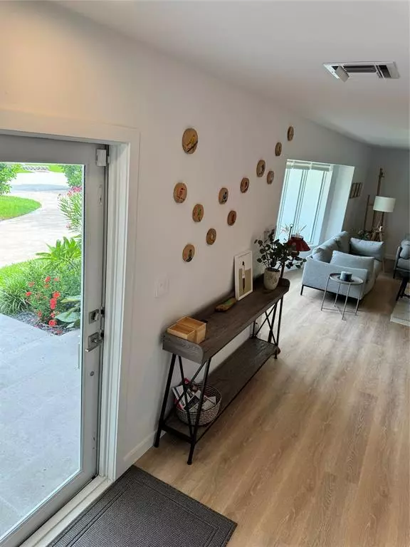 Lauderdale By The Sea, FL 33062,2020 Coral Reef Dr