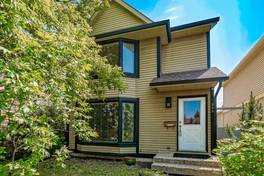 868 Queensland DR Southeast, Calgary, AB T2J 6E6