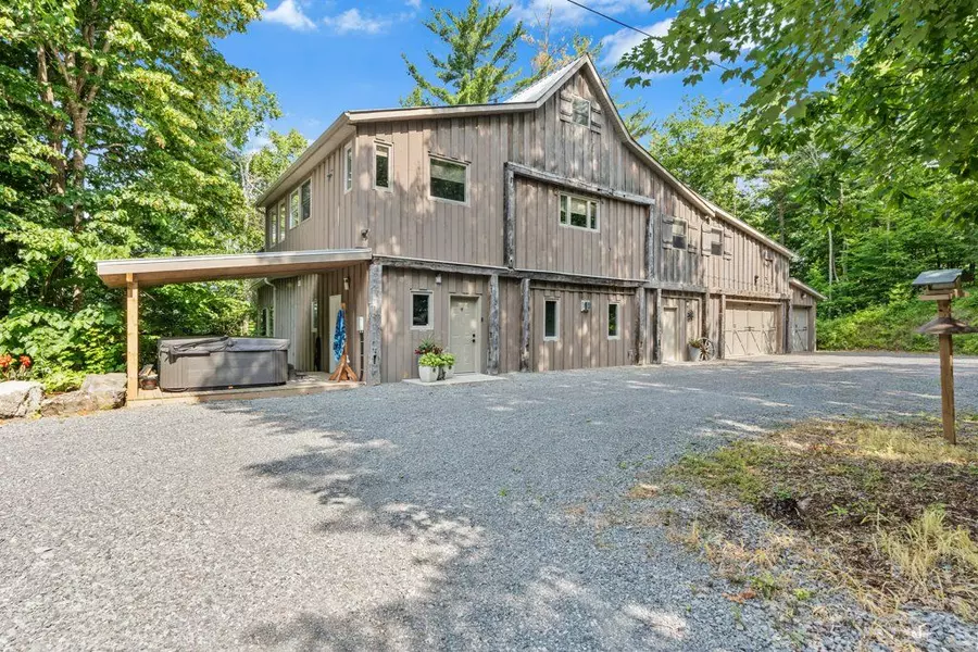 1023 Pepper LN, South Frontenac, ON K0H 2W0