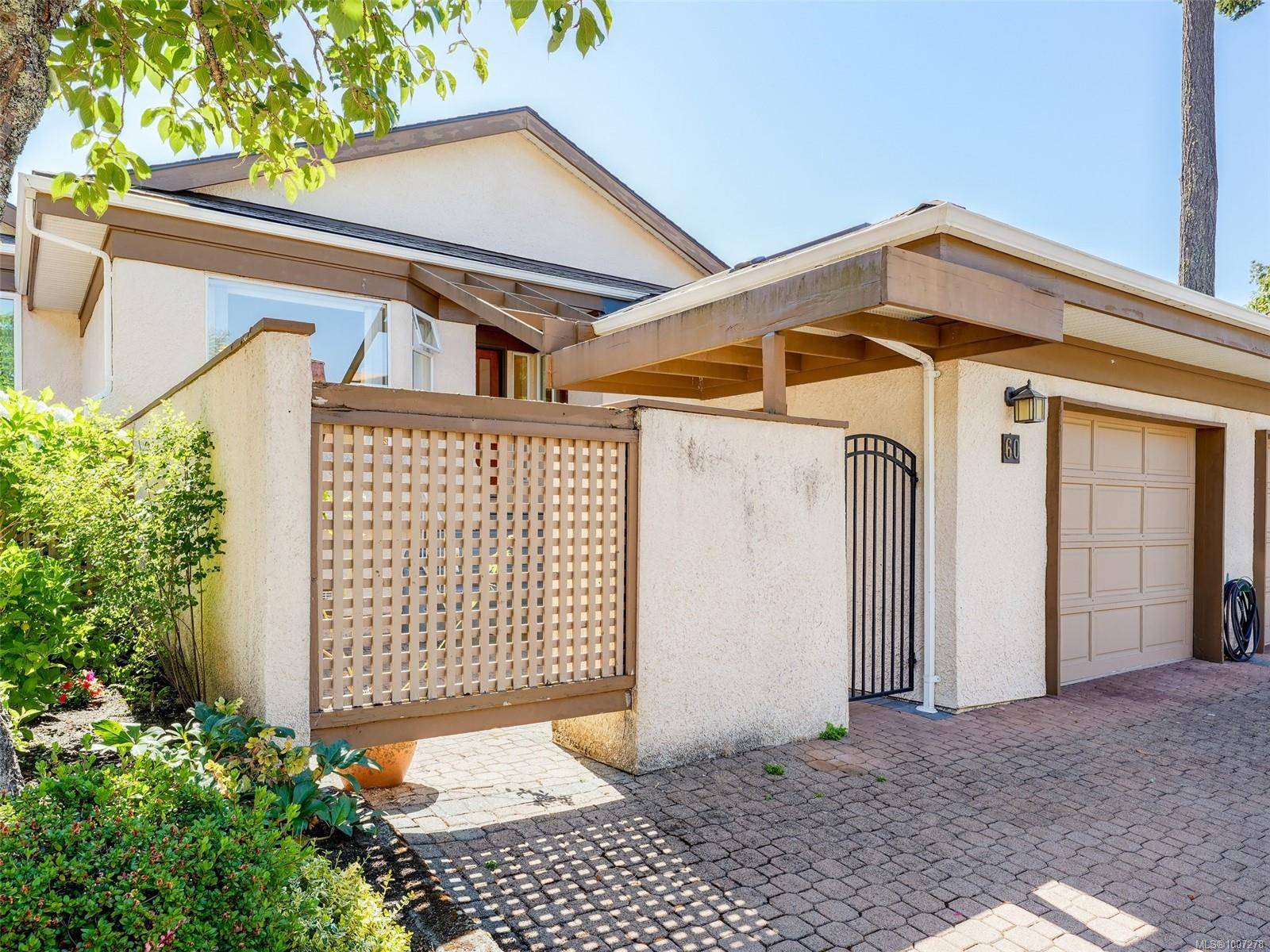 Saanich, BC V8Y 2Y9,901 Kentwood Lane #60