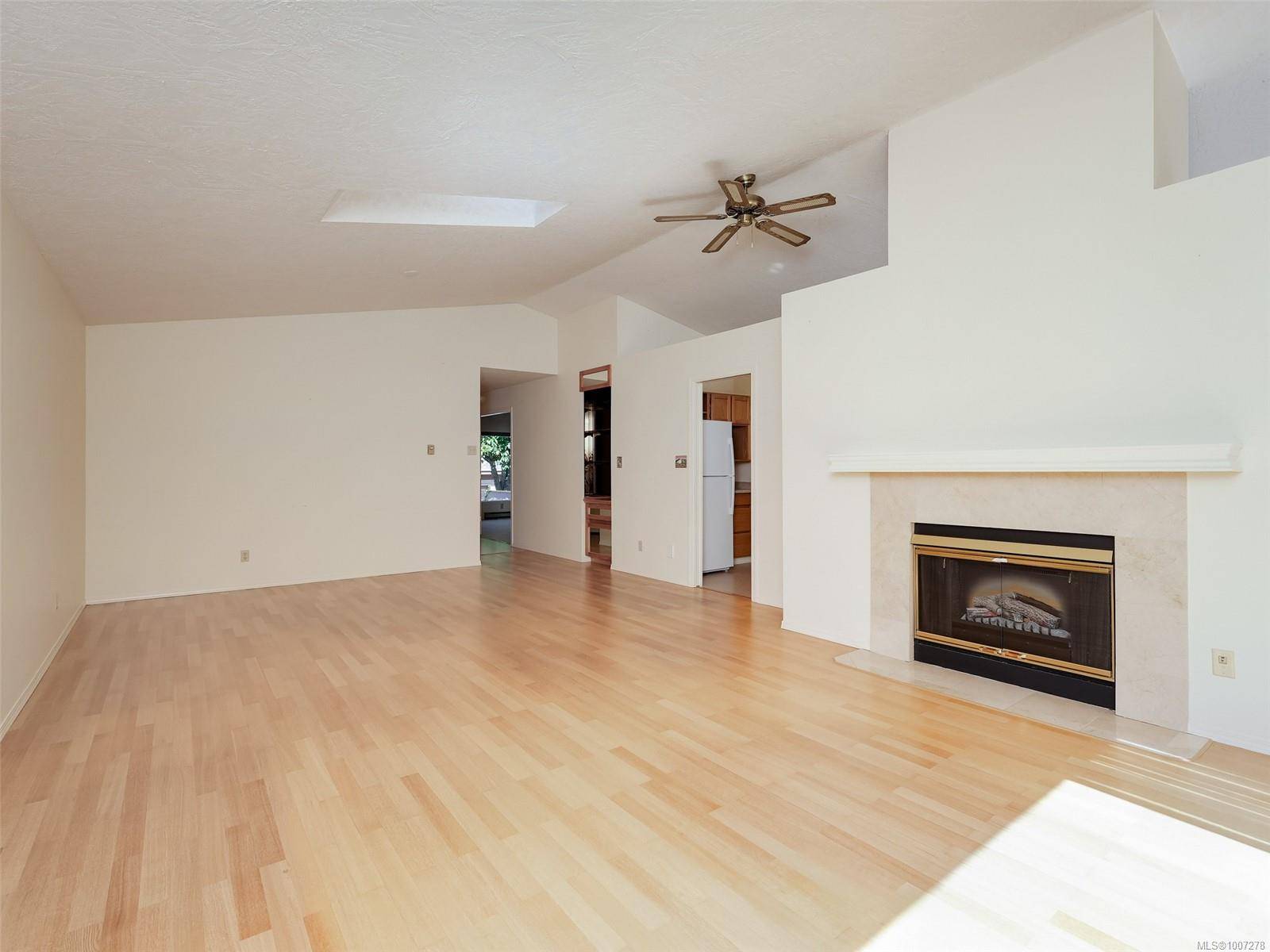 Saanich, BC V8Y 2Y9,901 Kentwood Lane #60