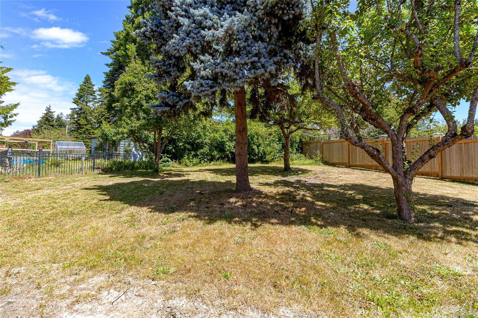 Saanich, BC V8Z 4J9,3665 Raymond St S