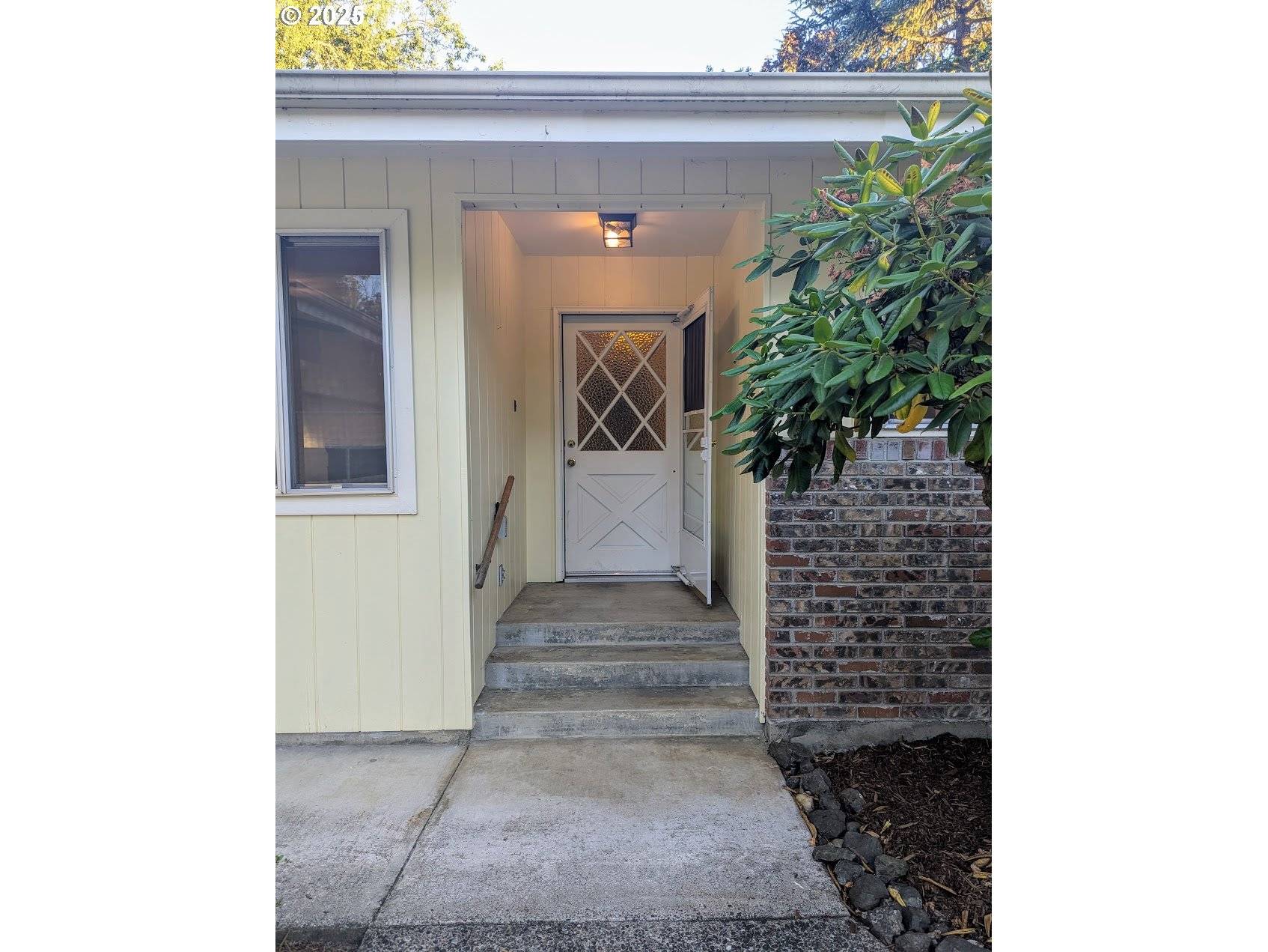 Roseburg, OR 97471,191 FOX LN