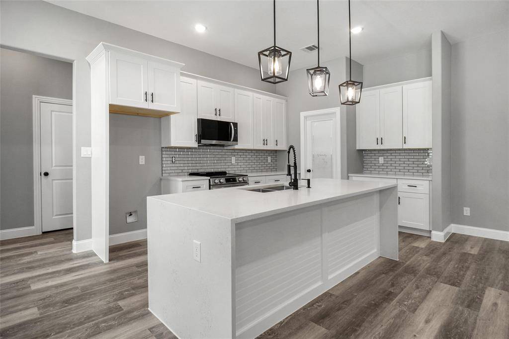 Weatherford, TX 76086,817 E 2nd Street