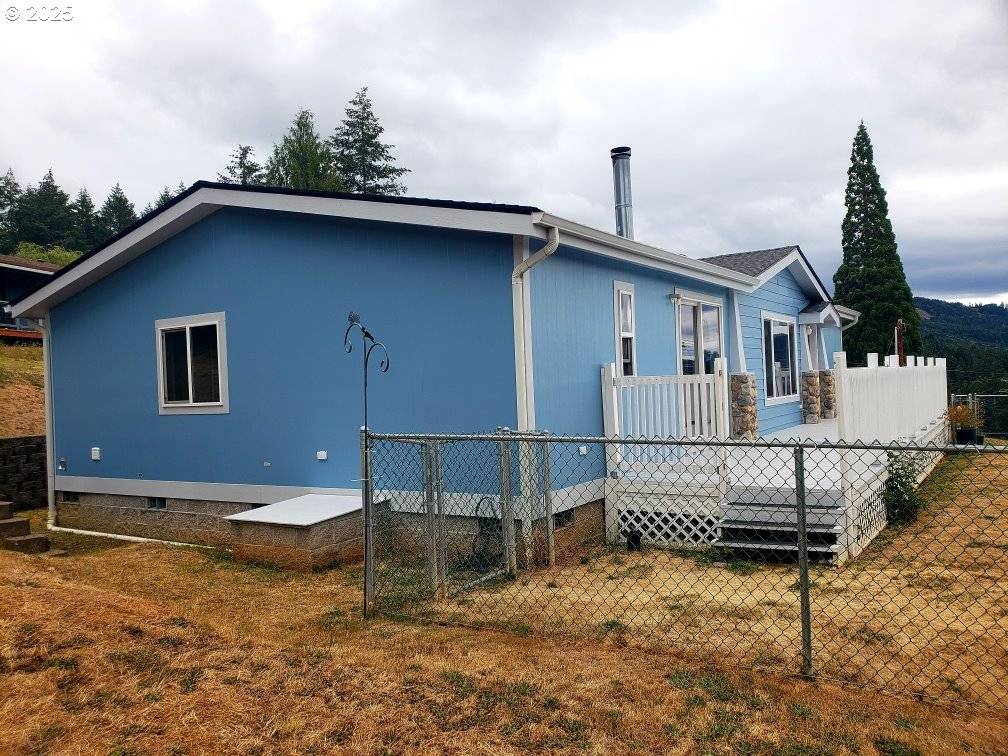 Elkton, OR 97436,661 D ST