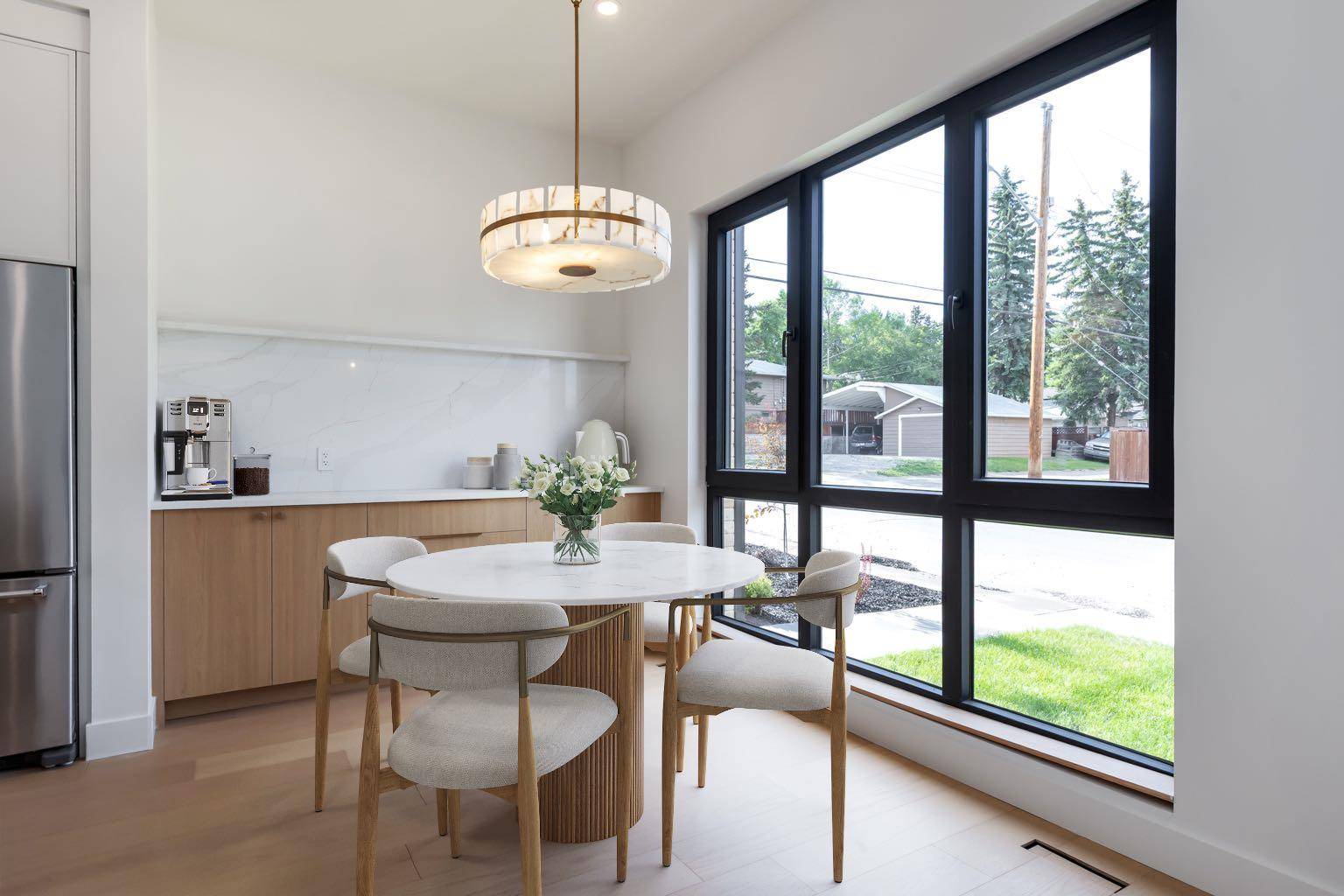 Calgary, AB T3E 8A2,4309 32 AVE SW
