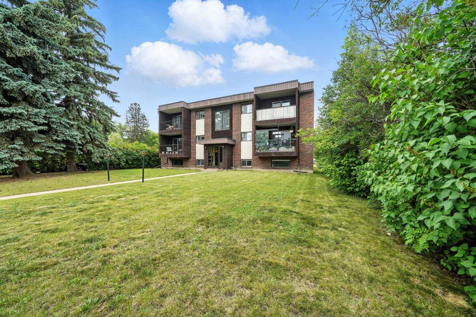 Lacombe, AB T4L 1C2,5326 50 AVE #1-12