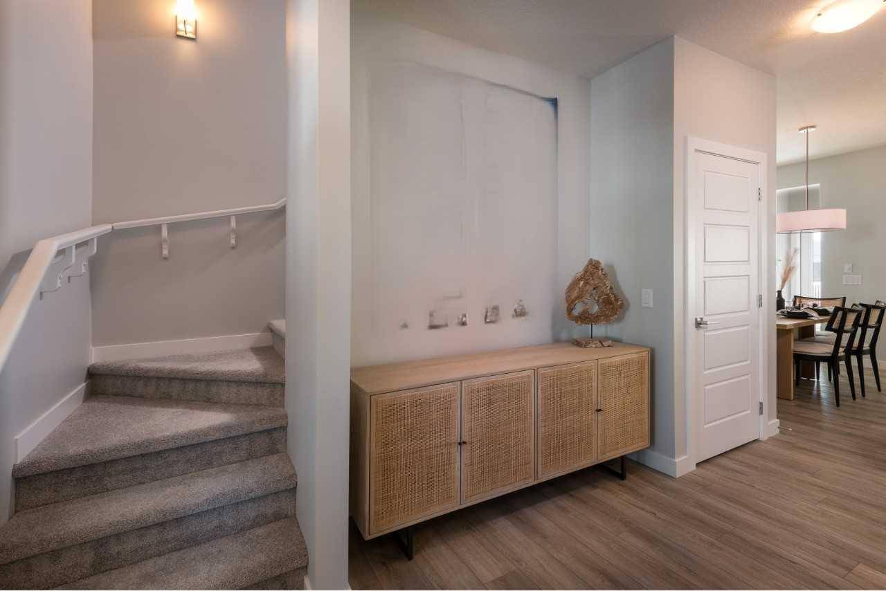 Calgary, AB T3S0J9,129 Hotchkiss WAY SE