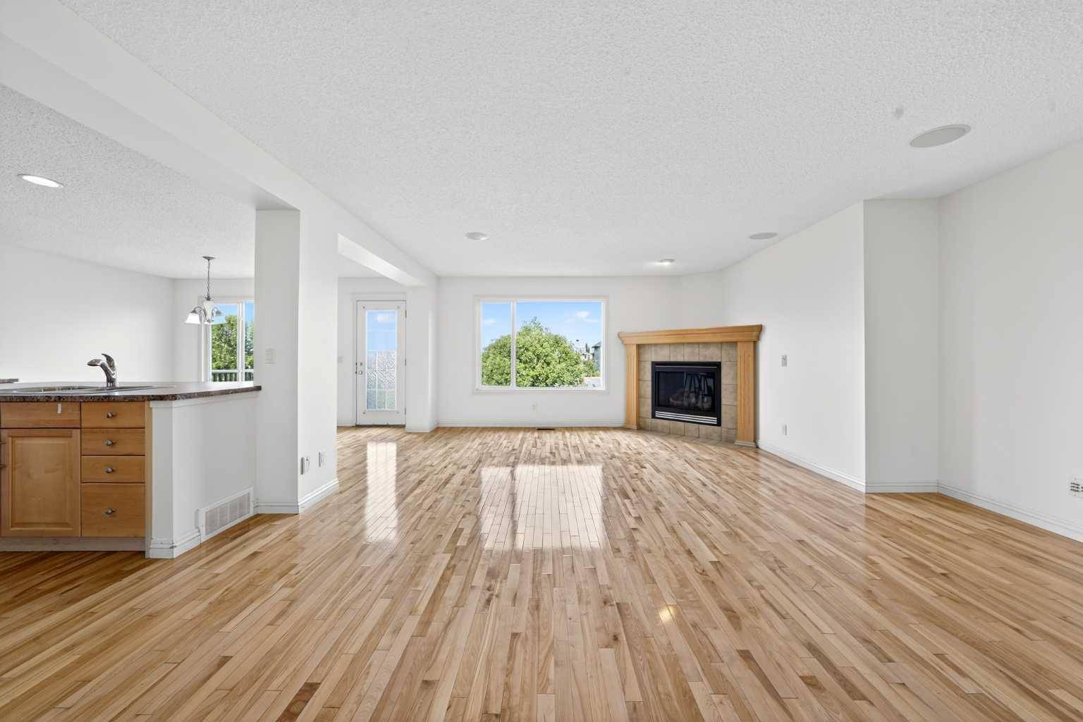 Calgary, AB T2Y 0C9,320 Everbrook WAY Southwest