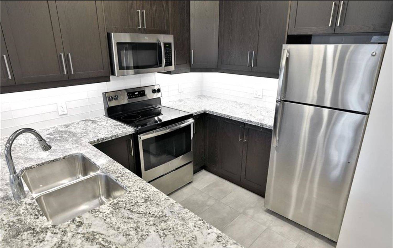 Hamilton, ON L8N 1A8,112 King ST E #423