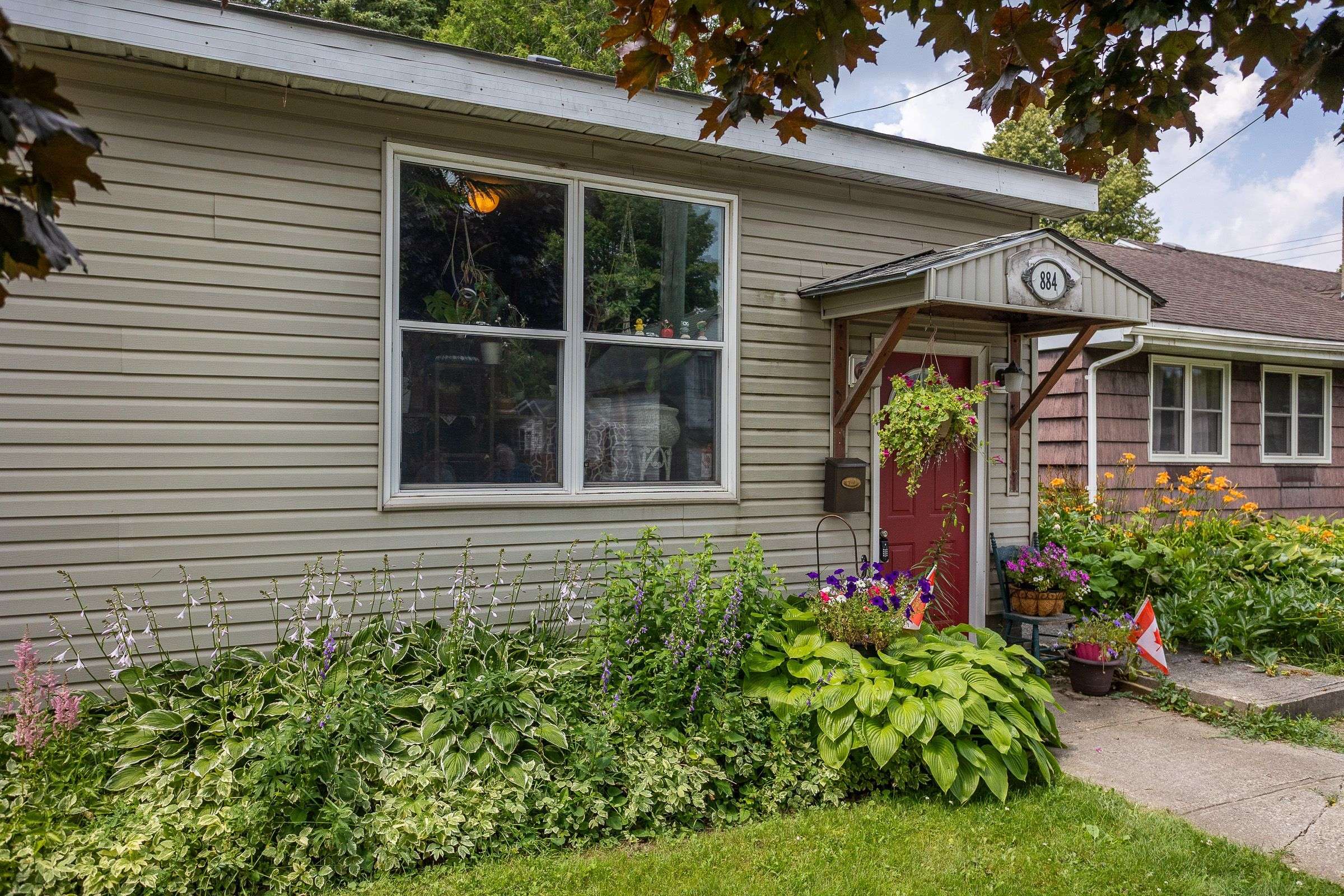 Owen Sound, ON N4K 5G2,884 6th Ave W N/A