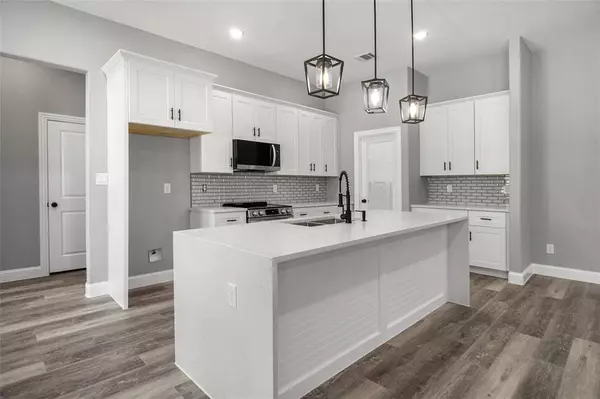 Weatherford, TX 76086,817 E 2nd Street