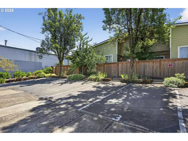 Portland, OR 97203,7302 N NEW YORK AVE #6