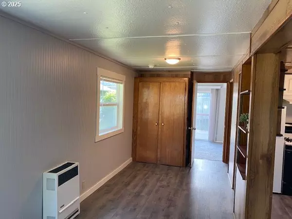 Lincoln City, OR 97367,681 SE NEPTUNE AVE