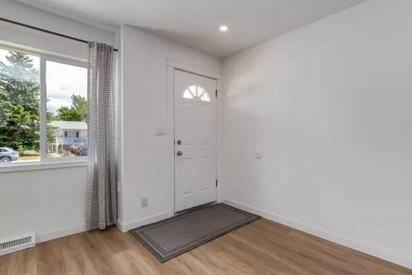 Calgary, AB T2A 1H6,1321 39 ST SE