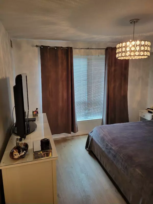 Toronto C06, ON M3H 0A2,920 Sheppard AVE W #306