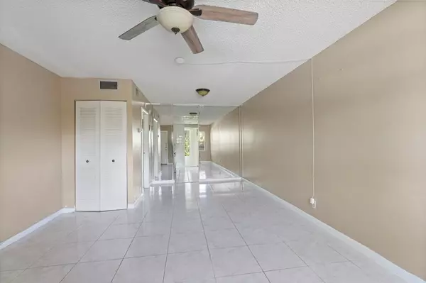 Margate, FL 33063,7605 W Atlantic Blvd #105