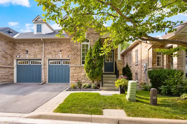 607 Tapestry LN, Newmarket, ON L3X 3C9