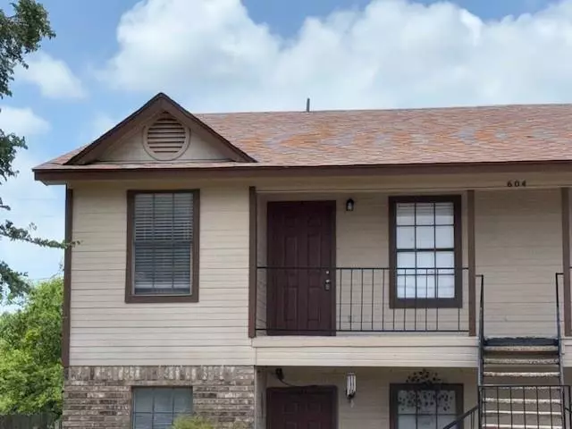 604 Kings Way Drive #C, Mansfield, TX 76063