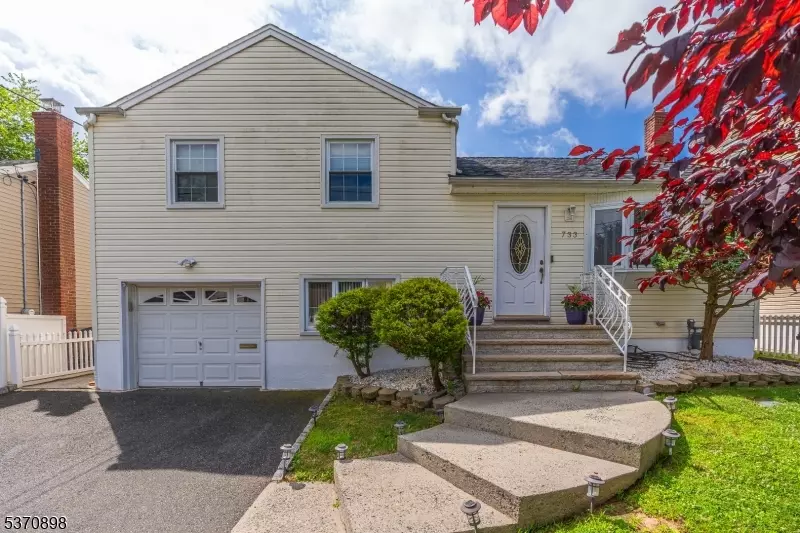 733 Colonial Arms Rd, Union Twp., NJ 07083
