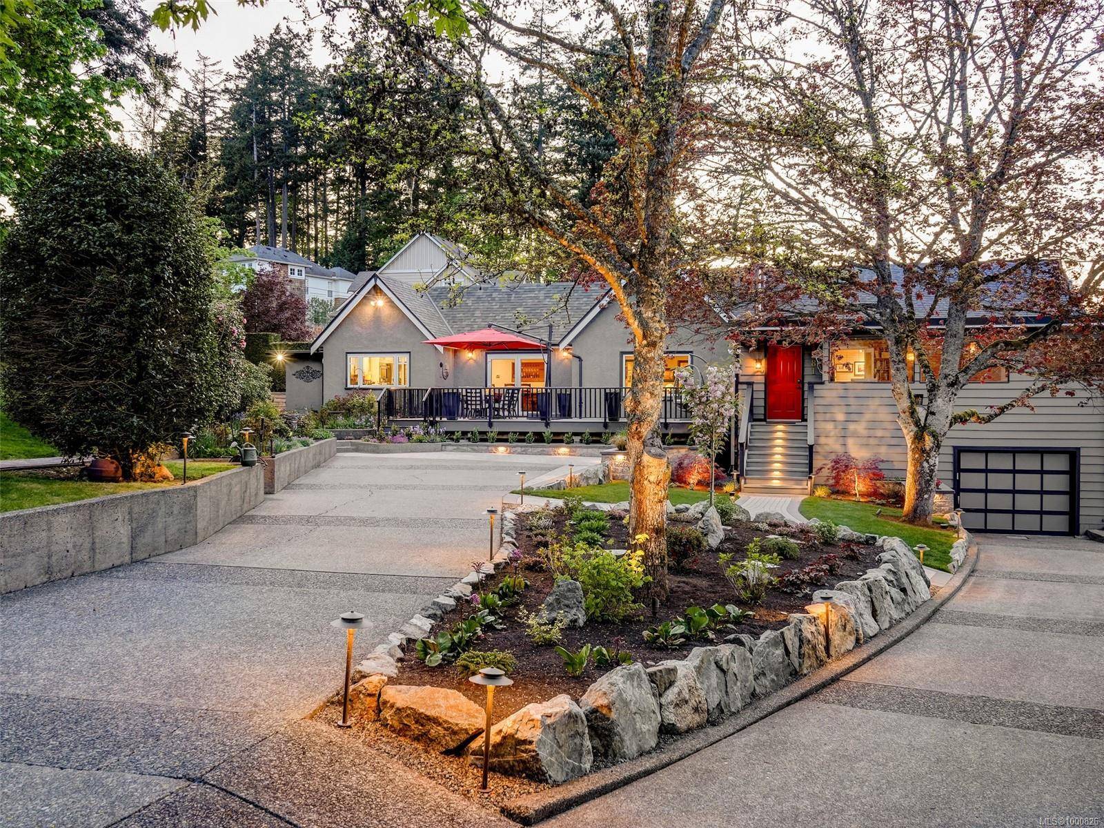 581 Prince Robert Dr, View Royal, BC V9V 1E1