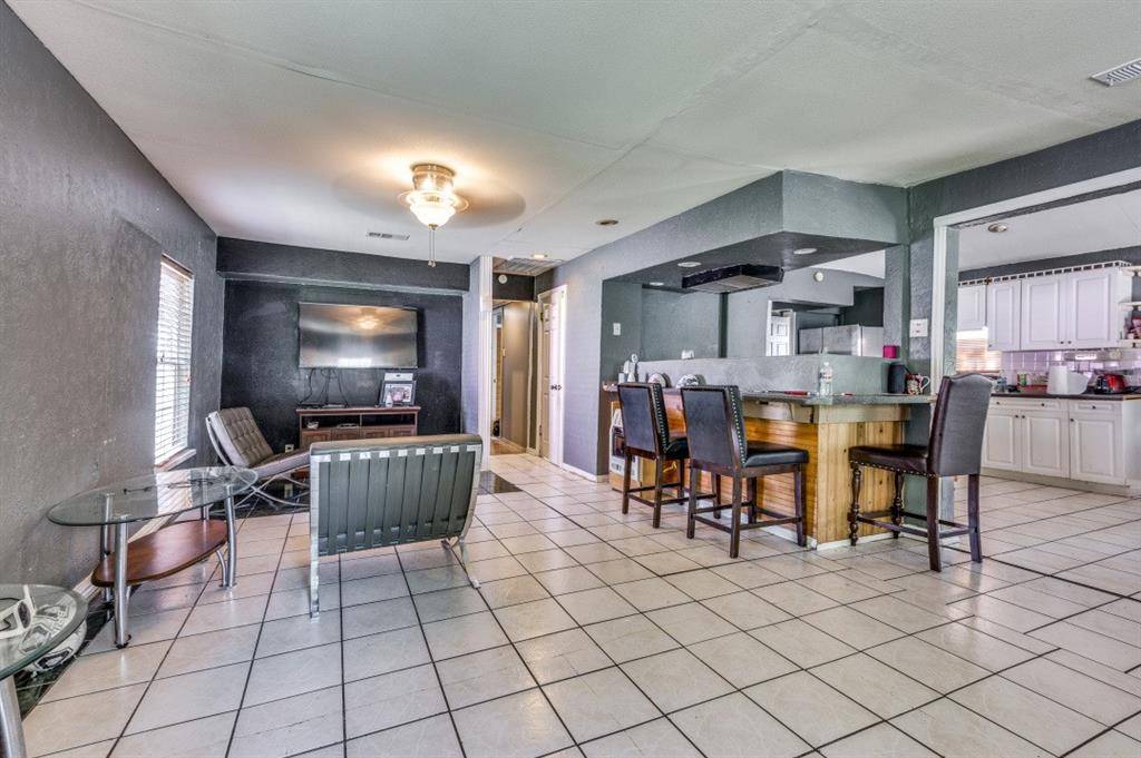 Dallas, TX 75211,2435 Sharon Street