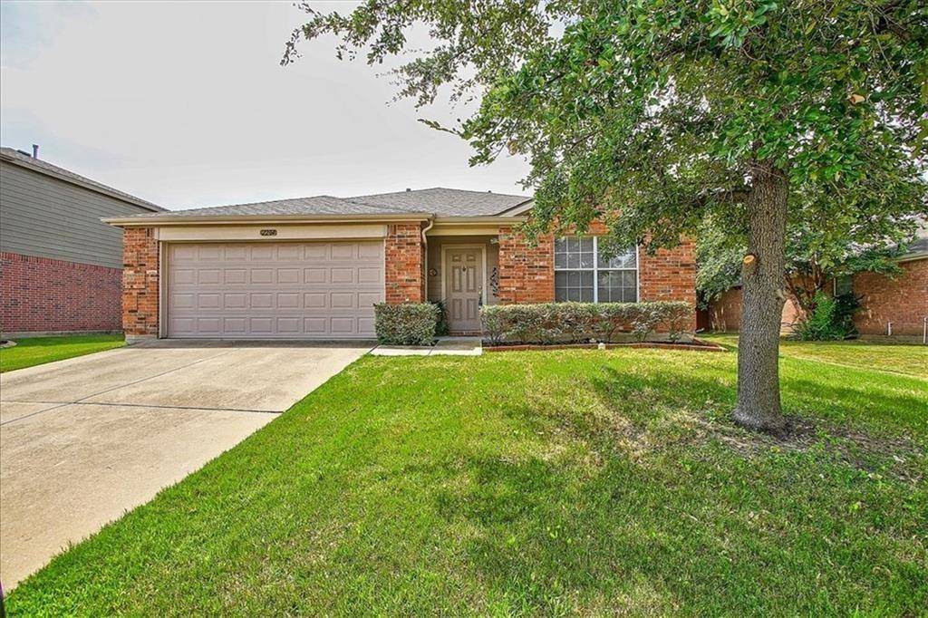 2204 Eagle Mountain Drive, Little Elm, TX 75068